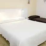فندق Logis De La Bruyere بوزاوغيس
