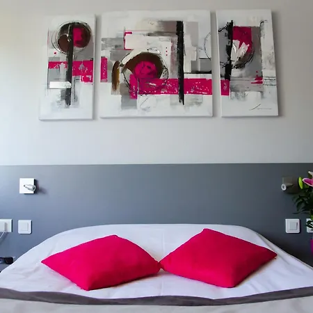 Отель Logis De La Bruyere Пузож