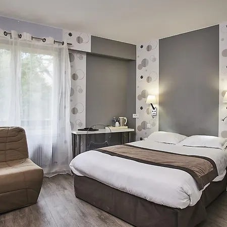 Logis De La Bruyere 3* Пузож