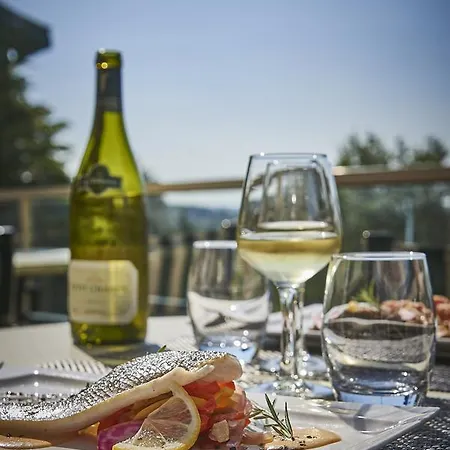 Отель Logis De La Bruyere