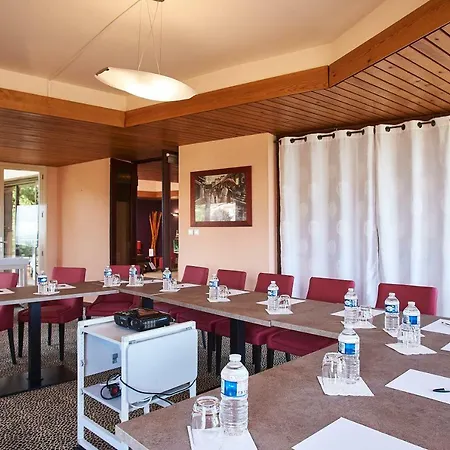 Logis De La Bruyere 3* Пузож