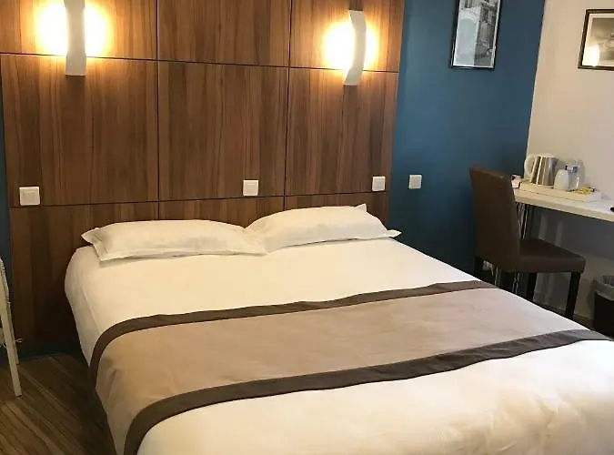 Logis De La Bruyere Hotel Pouzauges